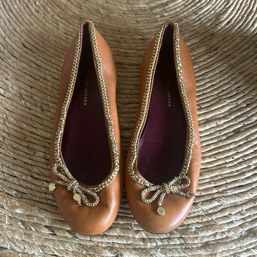 Marc by Marc Jacobs camel flats preowned 40
